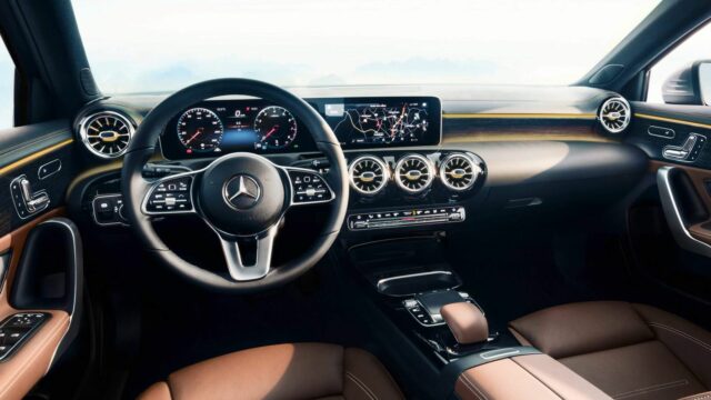 2018-Mercedes-Benz-A-Class-interior-0