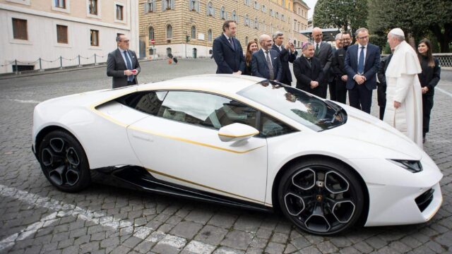 Lamborghini-Huracan-for-Pope-Francis-0