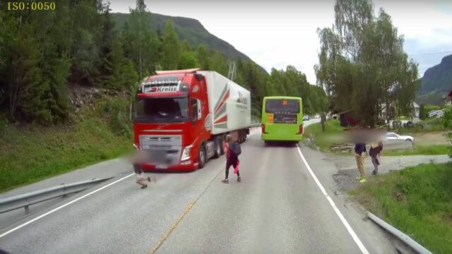 Volvo-truck-emergency-brake