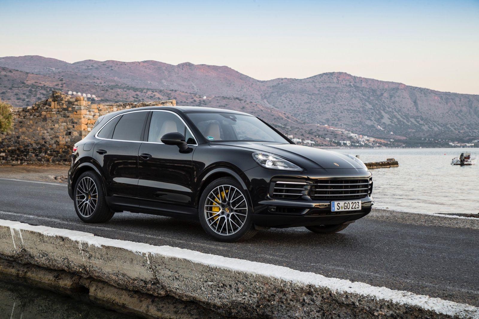 2018 Porsche Cayenne S Review The Complete Mean Machine Drivemag Cars