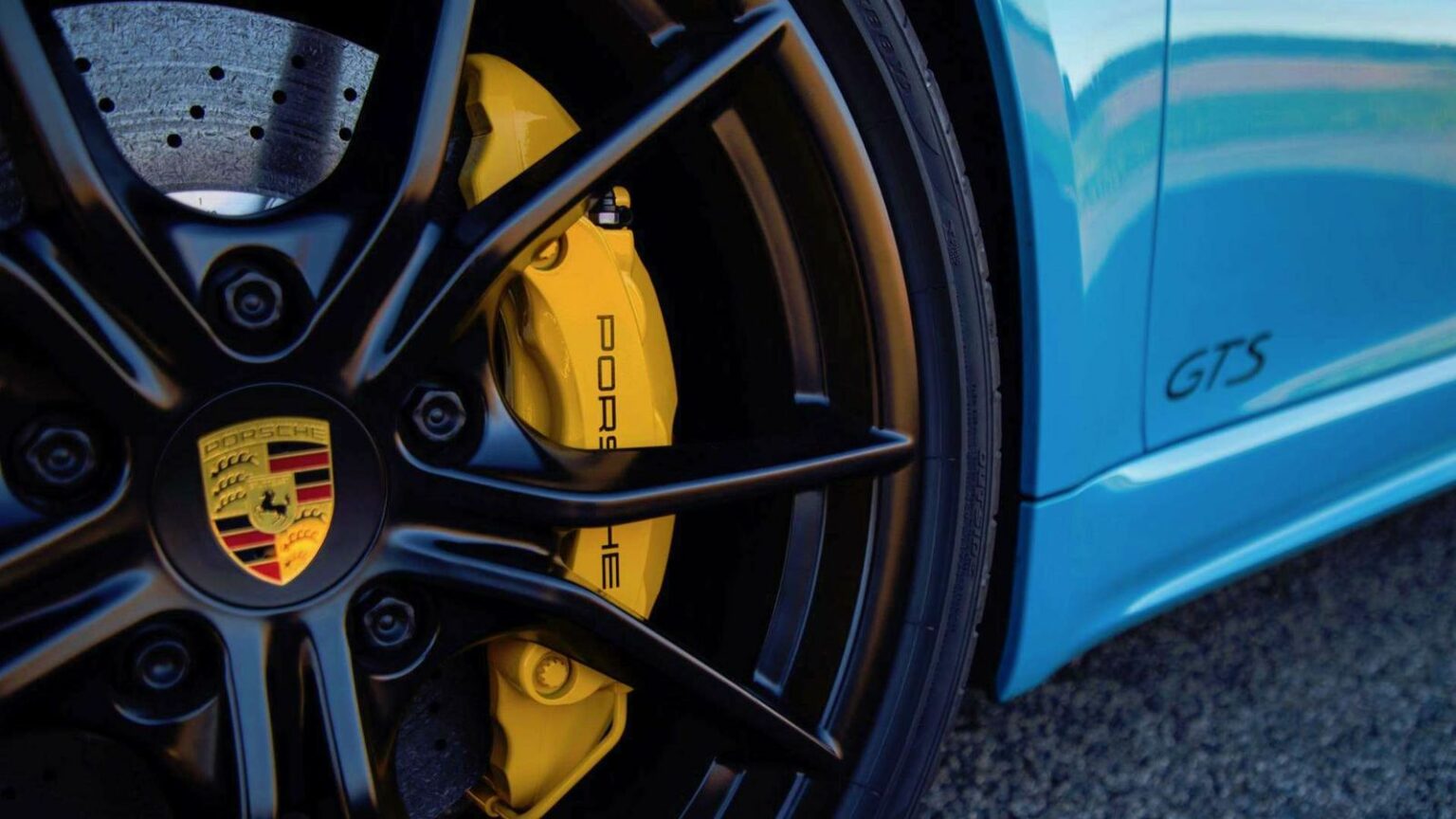 What does GTS mean? Porsche explains DriveMag Cars