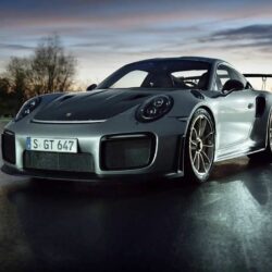 Porsche-911-GT2-RS-0
