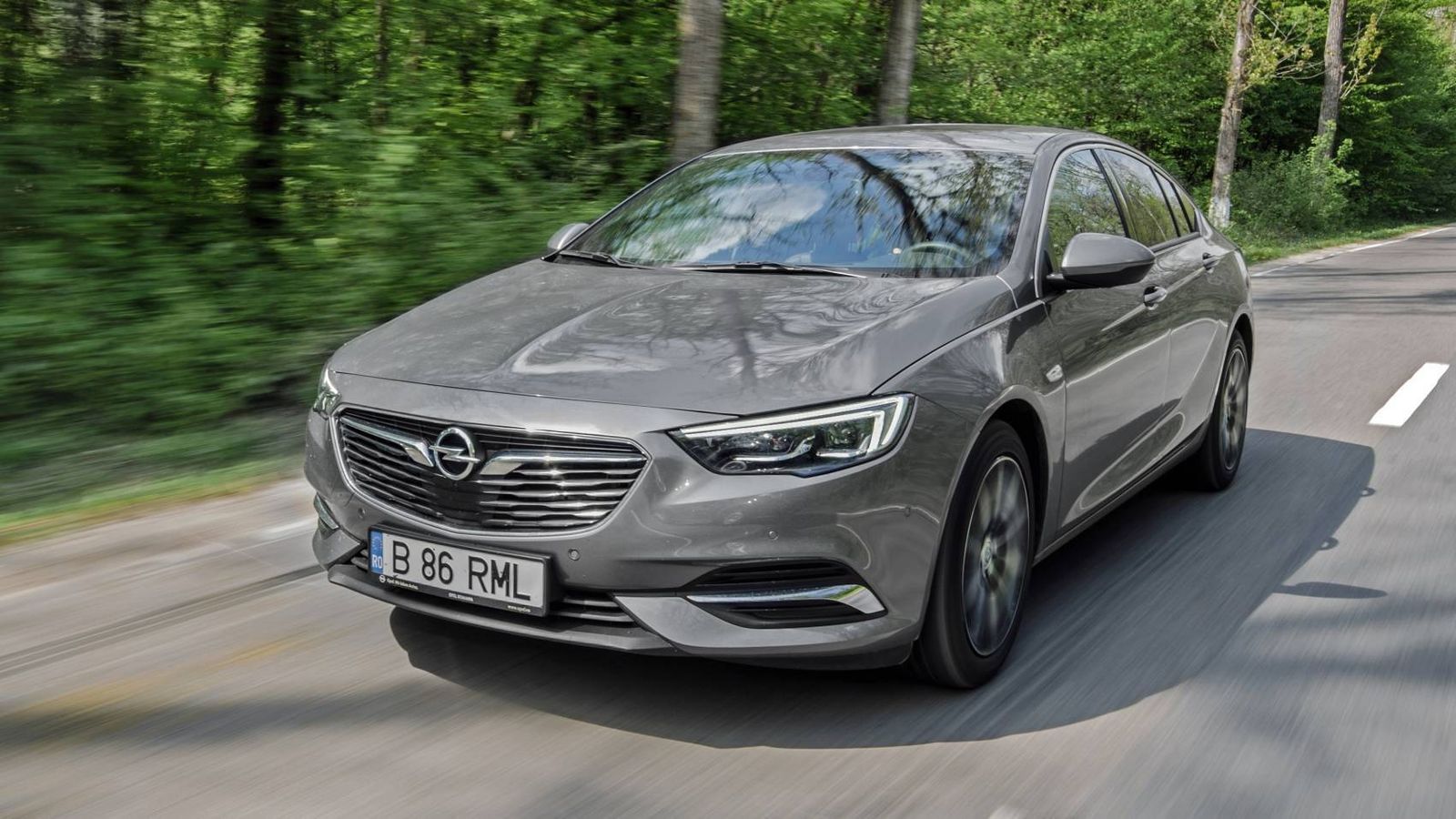 Fulfill trim Radioactive 2018 Opel Insignia Grand Sport 2.0 CDTI 170 AWD Dynamic review - Going  upscale without paying a premium | DriveMag Cars