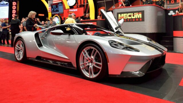 2017-Ford-GT-0