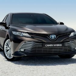 2019-toyota-camry-hybrid-europe-paris-motor-show-2018-front